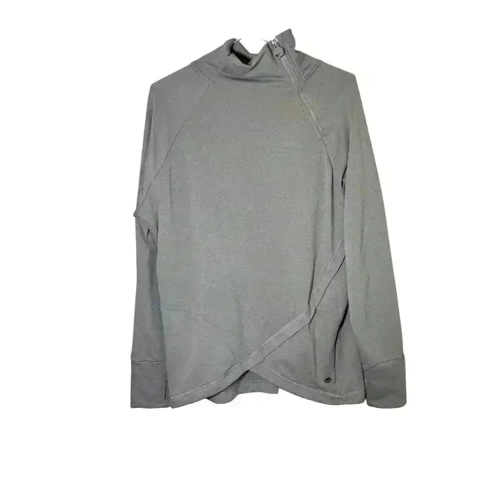 Jones New York sports sweater size medium with pockets and zippers